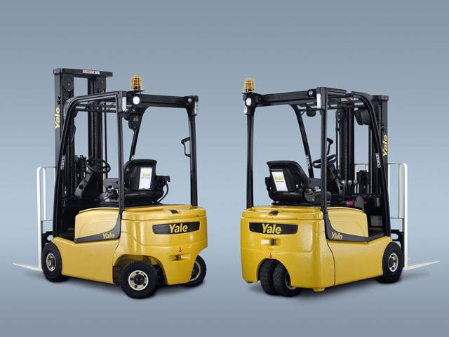 3 or 4 wheel? The new extended steering axle on the Yale 4 wheel VF model has turning performance similar to a 3 wheel truck.