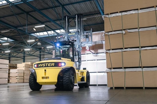 Hyster expands high-capacity electric forklift range