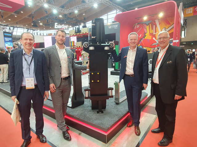 VETTER marketing manager Tim Hammer and CEO Arnold Vetter catch up with industry friends Dr Klaus-Dieter Rosenbach and Hans-Georg Frey, formerly of Jungheinrich AG.