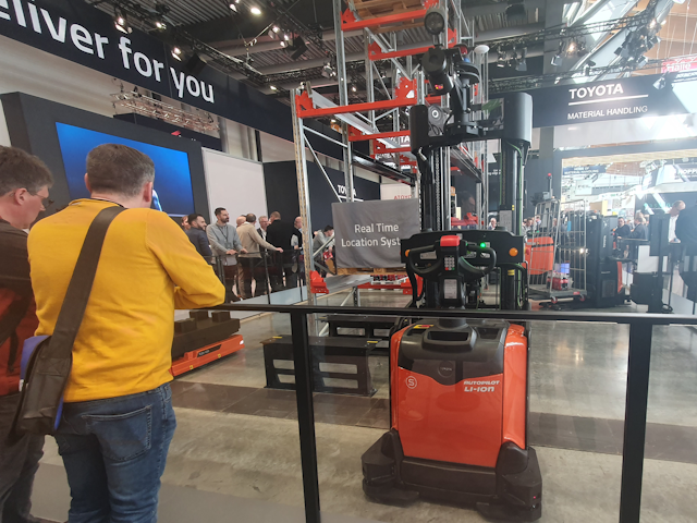 Visitors to the Toyota Material Handling Europe stand were treated to a live demonstration of their swarm automation solutions.