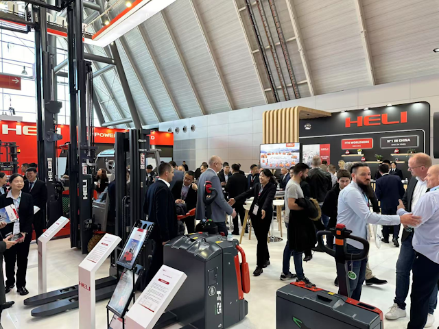 If this photo's anything to go by...looks like HELI had a very busy DAY 1 as a swarm of visitors check out their latest material handling and logistics technology.
