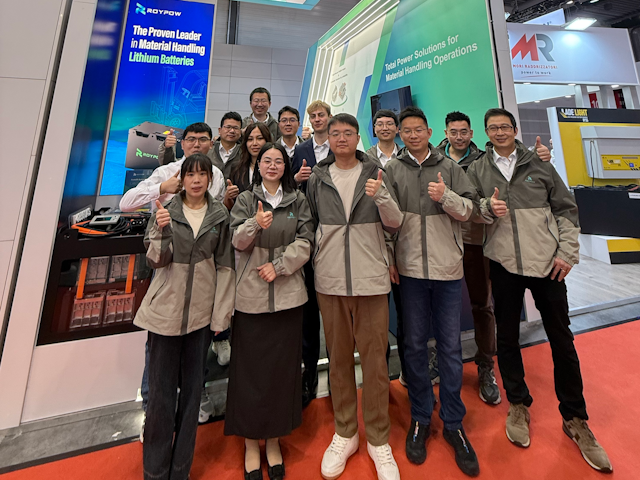A lovely team shot taken at the RoyPow stand.
