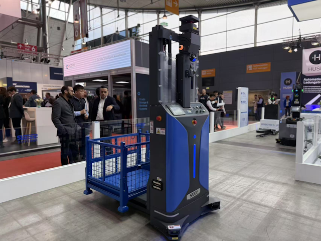 SEER Robotics returned to LogiMAT for the third time in 2025, with four CE-Certified forklifts.