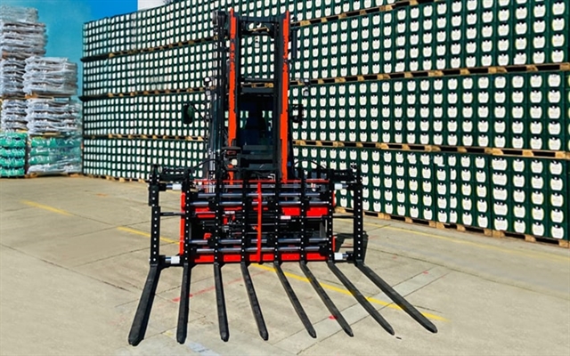 From handling up to 8 pallets at once to ensuring high productivity and safety, the MEYER multi pallet handlers are a game-changer for the beverage industry.
