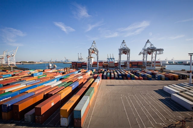 Kalmar to supply 14 Kalmar hybrid straddle carriers