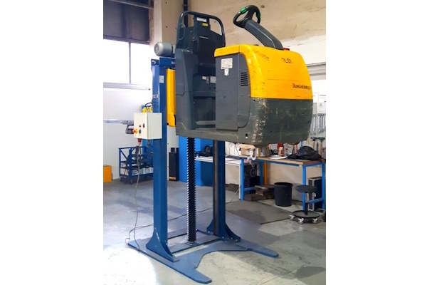 Dendro Lift DSS2 by AMR Supply Chain Ltd
