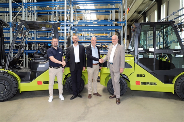 Clark's Marcin Proszowski, Zeppelin Polska's Jan David, Clark's Stefan Budweit and Zeppelin Polska's Jan Gruenwald