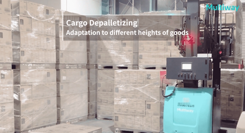 MW-SE15 Counterbalanced Forklift in action: Demonstrating cargo depalletizing with its ability to adapt to different heights of goods.
