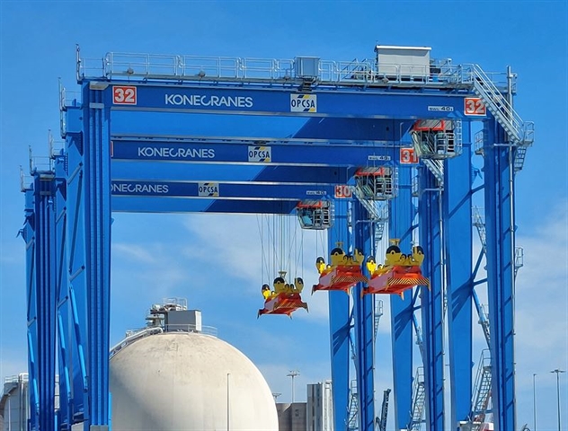 Canary Islands terminal upgrades with hybrid RTGs
