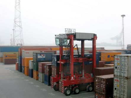 Kalmar straddle carrier fitted with hybrid technology package