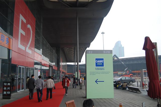 Forklift industry members say the big players were missing from this year's CeMAT Asia.