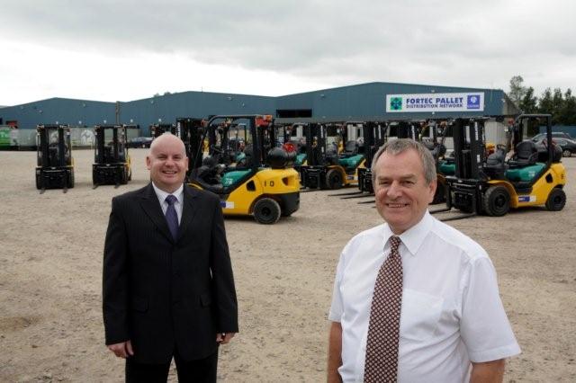 Rushlift's Paul Goodall and Fortec's operations manager, Alan Robertson