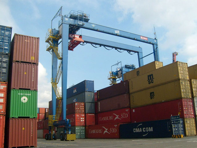 Moroccan and Spanish ports have ordered Kalmar's all-electric E-One rubber-tyred gantry cranes.