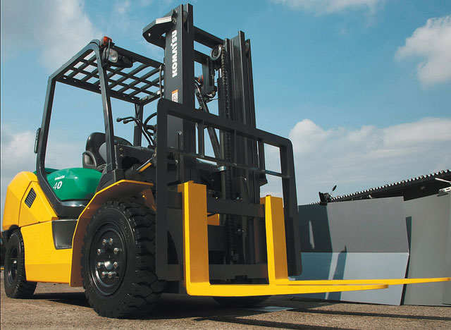 Komatsu CX50 forklift series