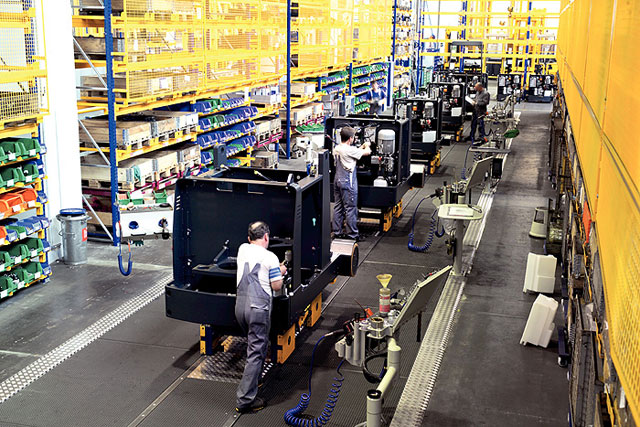 VNA truck production line in the Jungheinrich Moosburg plant.