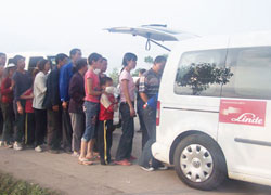 Linde service vans carried water, food and medicine to earthquake-hit Sichuan province, China.