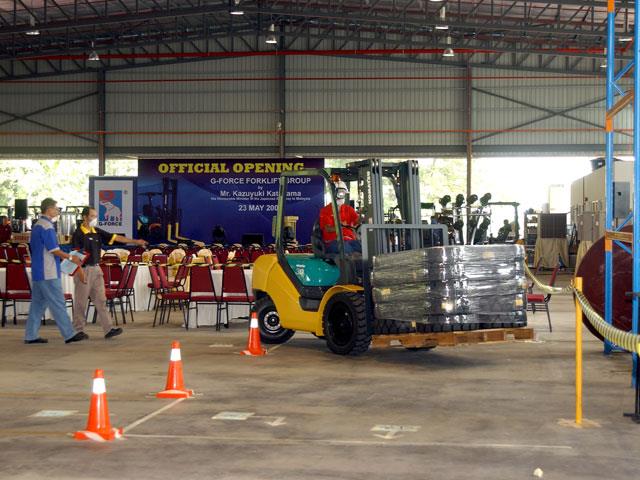 The inagural Komatsu Malaysian Forklift competition on 23 May 2008.