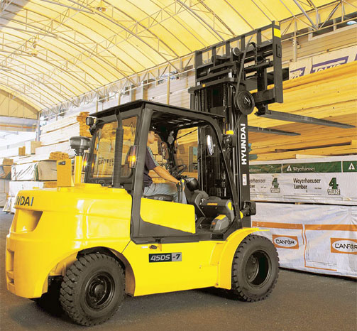 Hyundai 45DS-7 diesel forklift.