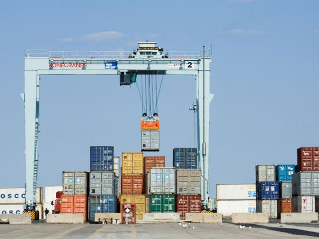 Konecranes supplies RTGs to terminals in Spain and Brazil.
