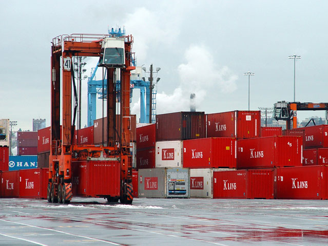 The Port of Tacoma has ordered seven Kalmar CSC 340 straddle carriers for its on-dock rail operation.