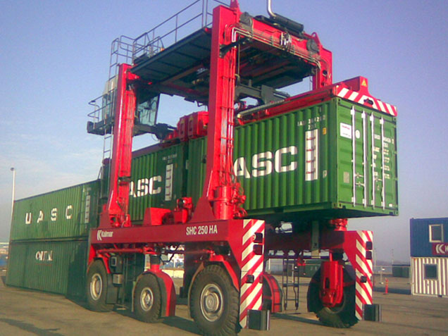 Kalmar has launched the industry's first fully-automated one-over-one container handling unit, the Kalmar Autoshuttle.