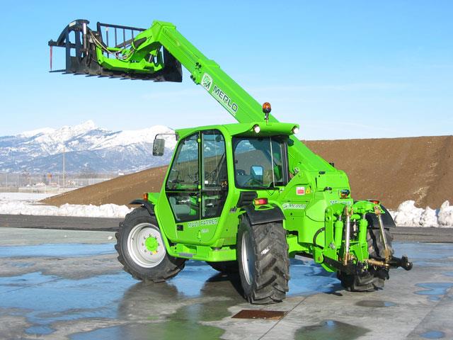 Compact Merlo multifarmer telehandler is a