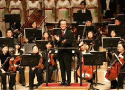 The 2008 new year concert Doosan Group held for its employees and their family members at the Sejong Centre's grand theatre in Seoul.