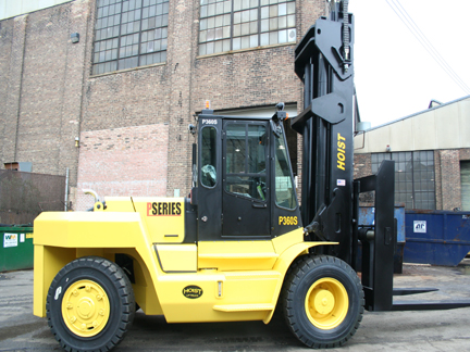 Maersk, Jones Stevedoring purchases Hoist P-Series forklifts