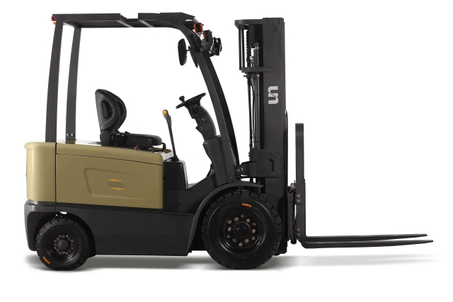 UN Four-Wheel Battery Forklift