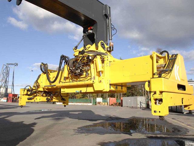 Kalmar reach stacker spreader for North American market.