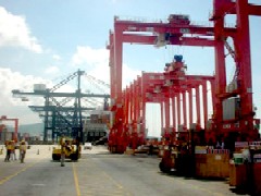 CHINESE PORT BUYS NINE ZPMC CRANES