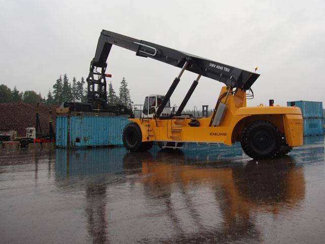 SMV 4545 TB3 reach truck