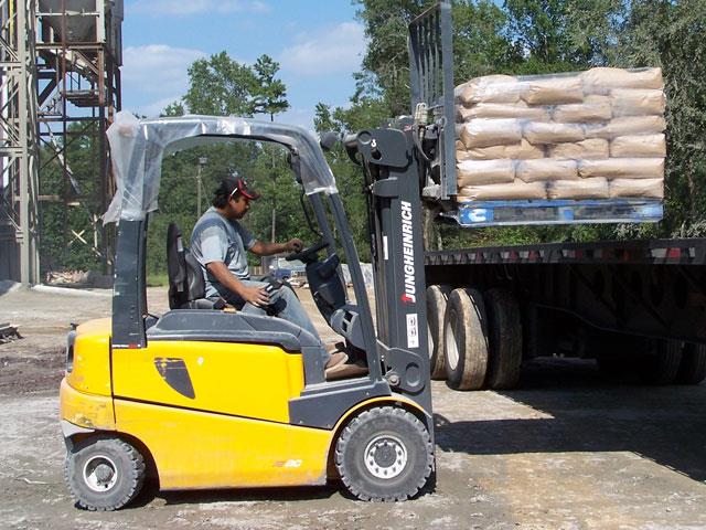 <font size='4'><b>Forklifts in Harsh Applications</b></font>