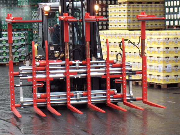 Durwen's VPK50C  attachment can handle four pallets side by side