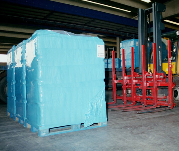 Bolzoni's triple pallet handler working in Acqua Vera SpA's facility