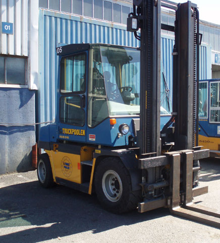 A Kalmar DCE5HM forklift