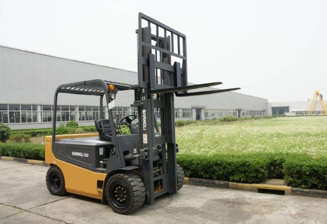 SHANGLi targets European heavy electric forklift market
