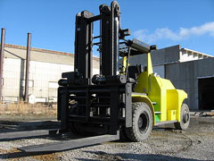 Heavy-duty hMach forklifts enter market