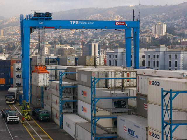 Terminal Pacifico Sur Valparaiso SA in Chile opted for six of Kalmar's E-One RTGs equipped with Smartrail and RMI.