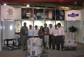 Central represents Cascade Corporation under the direction of Cascade's Derik Riester (far left).