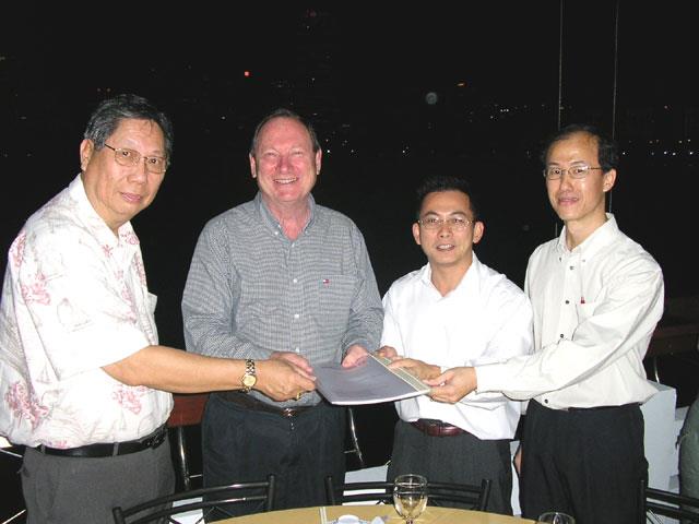 (L-R) Richard Ho (TASK director Asian Operations), Dean Rainsford (Chairman OSKO), See Chee Jhuen (STK), Mr. Tan Ngiap Loong (STK).