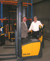 Task chairman Dean Rainsford, Osko general manager Mike Thomas and the Sumi Boa.