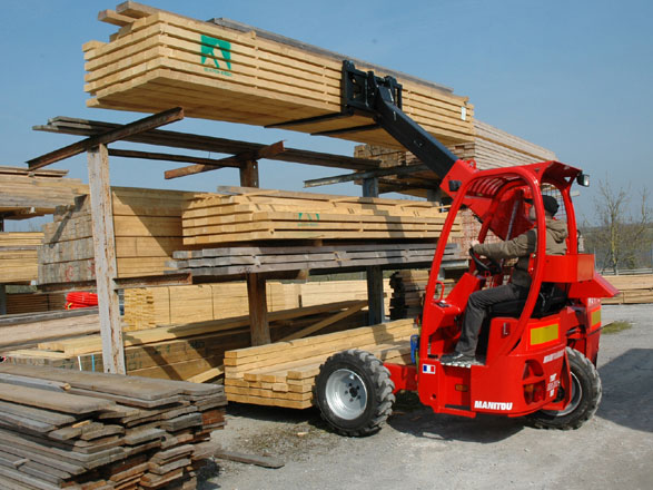 The TMT 2520 SR XT truck-mounted forklift.