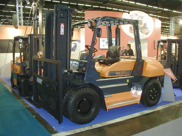 The Ergos 70 D-G counterbalanced forklift.