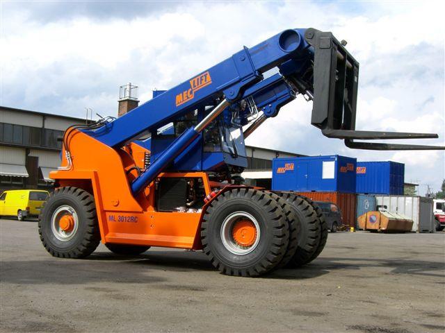 ML 3012RC with cabin in lower position