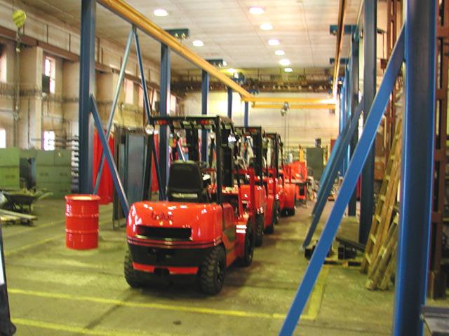 Forklift production at the Belet plant.