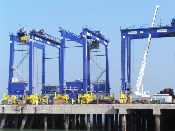 The contract for 15 RTGs is Terex Noell's largest overseas order in two years.