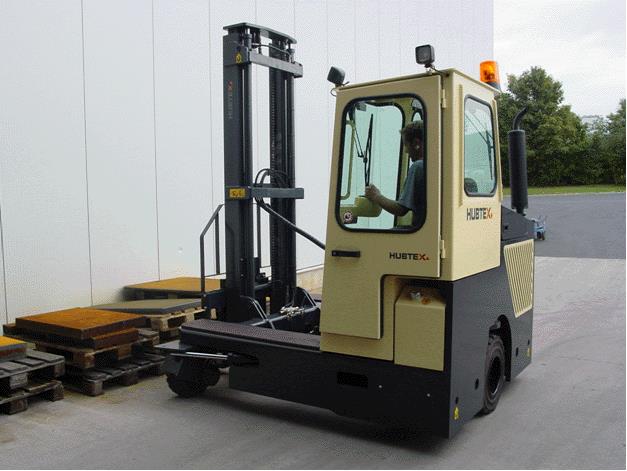 The side loaders are available with diesel or gas drive, and can quickly transport long material through narrow gates and aisles in lengthwise drive...