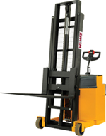 The smallest Bulldog forklift is 1,933mm (6.3 feet) in length, has a 300kg (661lbs) lifting capacity and a lift height of up to 3,300mm (10.8 feet).