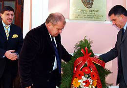 (L - R)<br />Dobritch District Governor K. Kostov and V Simeonov, owner of Madara AD, laid wreaths of flowers in tribute to the memory of Moncho Behar. Photo by BTA.
